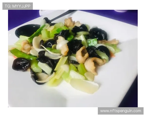 庞伟昨晚又吃豪宴了，钱包厚到让服务员都看呆！